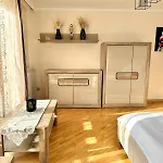 Apartpodhale *