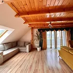 아파트 Apartpodhale